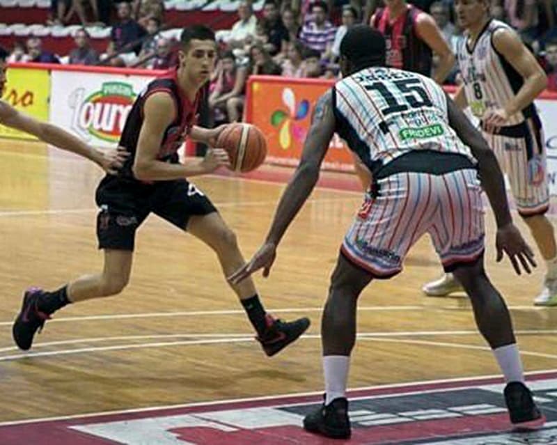 El Deportivo Viedma cayó 92-82 ante Central Entrerriano
