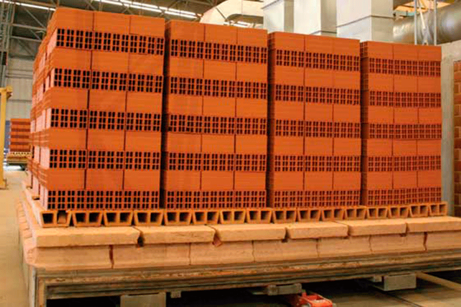 Se quedan sin trabajo varias personas al cerrar la fábrica de cerámica de Viedma