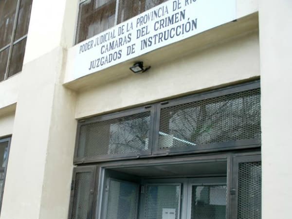 Piden 14 años de prisión por haber abusado y embarazado a su hijastra en el 2010 en Cinco Saltos