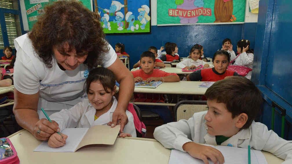 Una maestra deberá ser indemnizada por la ART por el deterioro de sus cuerdas vocales