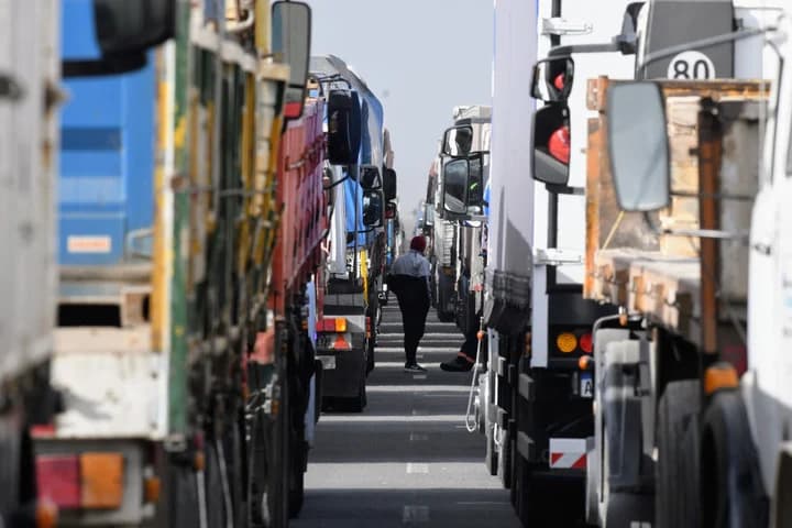 El gobierno se reunirá con transportistas autoconvocados y levantaron los cortes de ruta