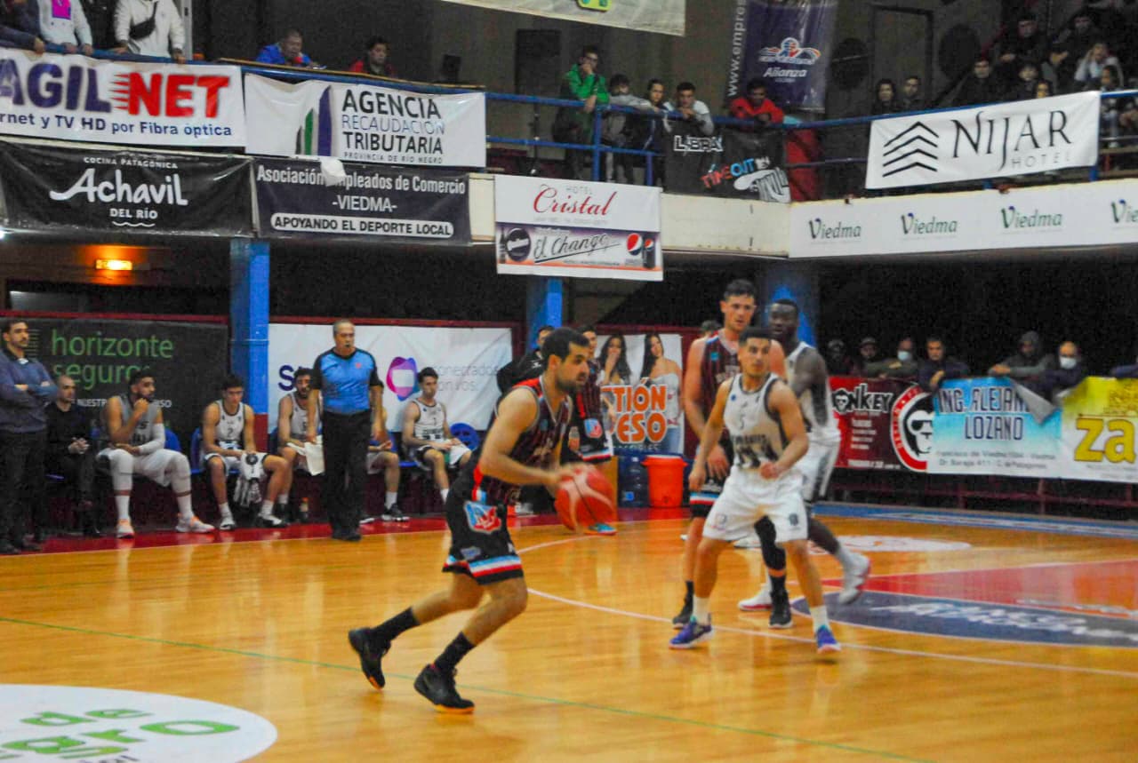 Depo Viedma ganó el primero de la serie de semifinales de la Conferencia Sur