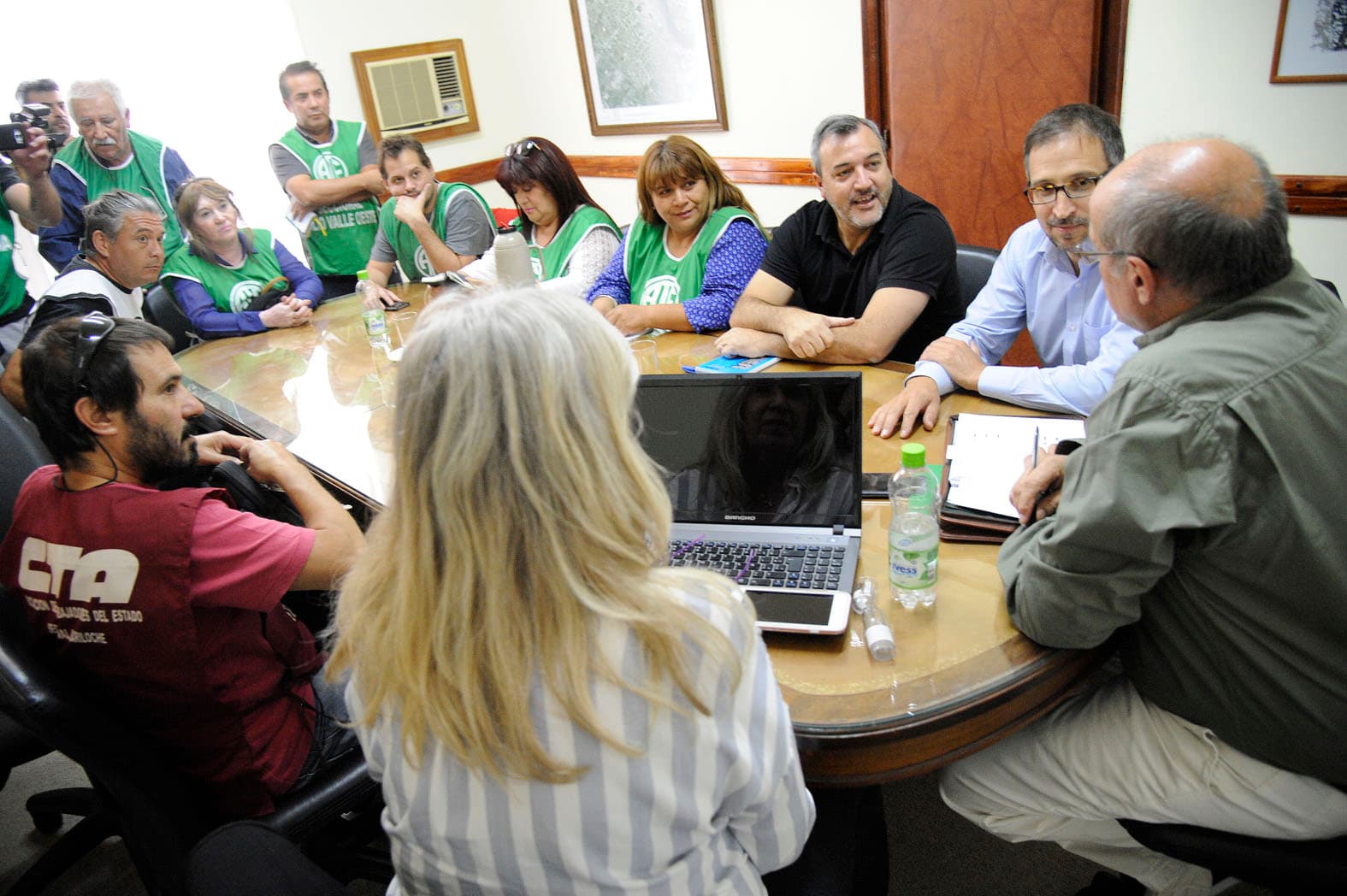 «El Gobierno está dilatando las paritarias para liquidar haberes sin aumento»