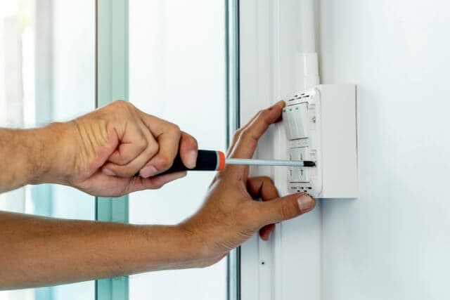 Una mujer en Viedma fue condenada por no pagar una instalación eléctrica que encargó
