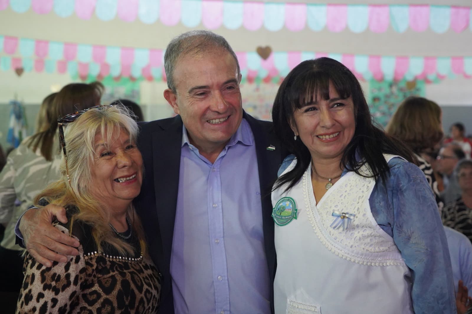 Reapareció Pesatti en un acto, fue en el aniversario de la escuela de El Juncal que festejó sus 50 años