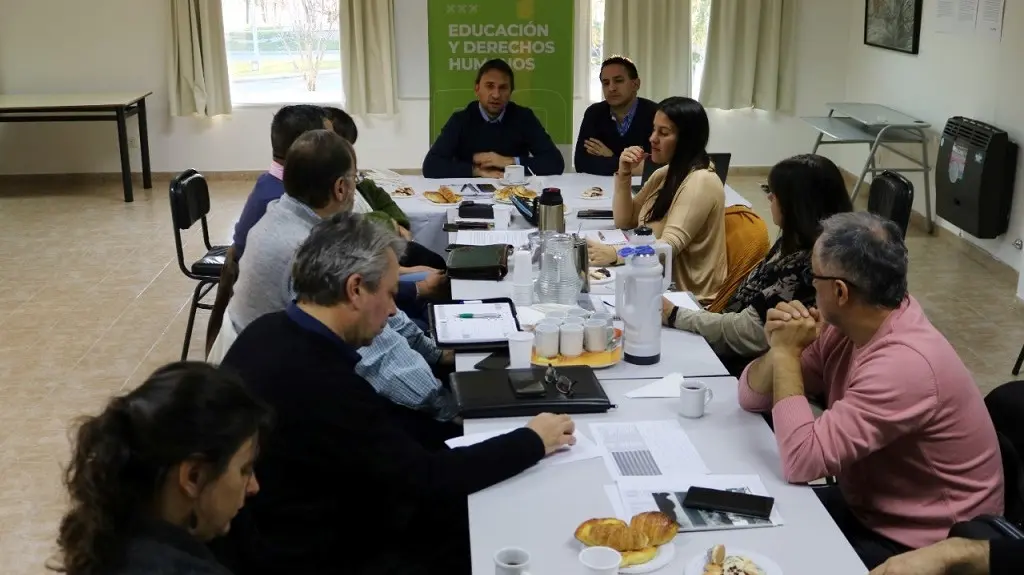 Nuñez analizó con su gabinete la evaluación del resultado del primer cuatrimestre de Educación