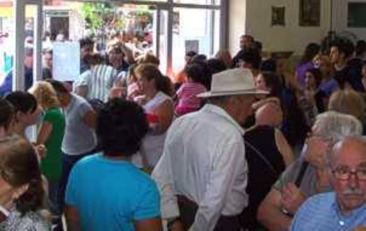 No se respeta la Ley anticolas en la mayoría de los Bancos de Viedma
