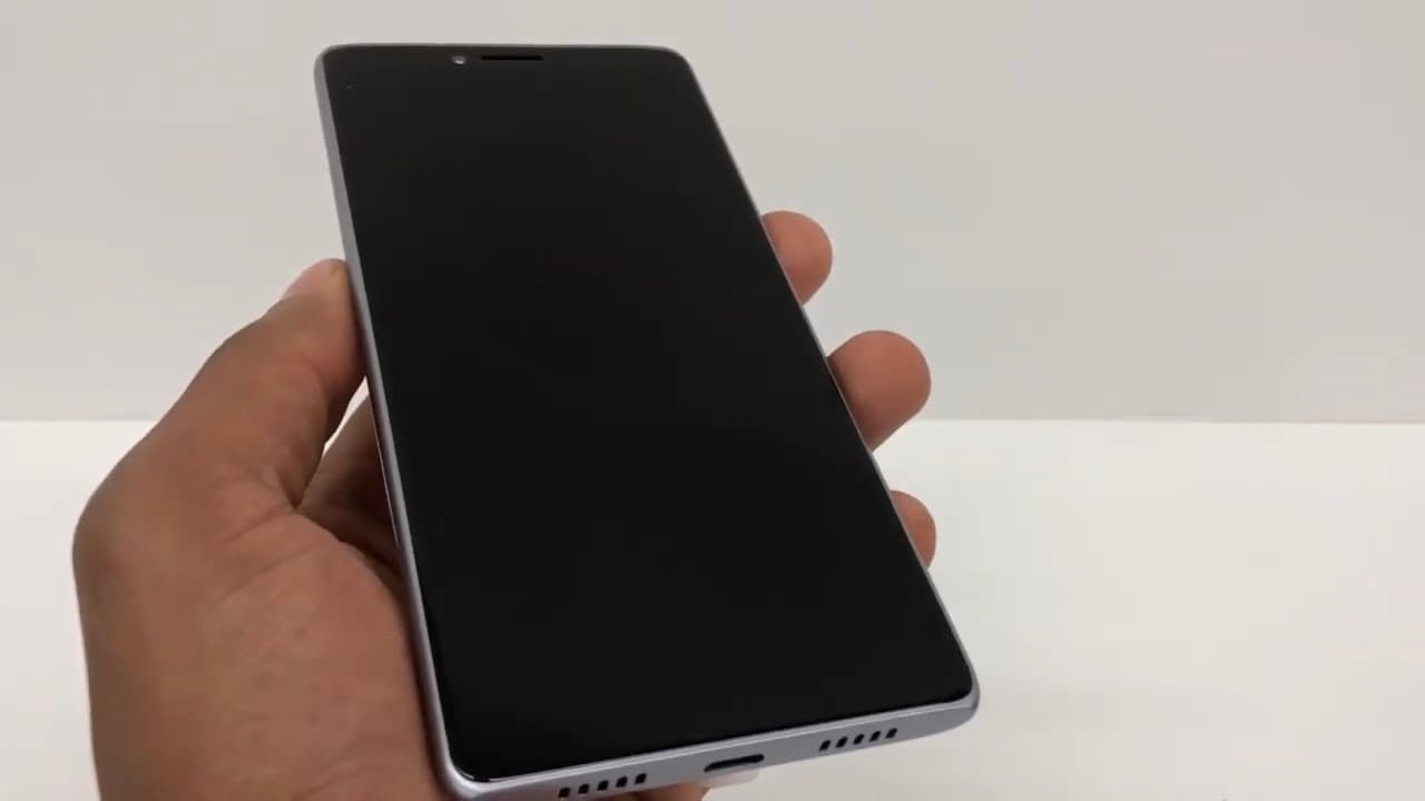 Compró un celular en Viedma, tuvo una falla y le dieron otro, pero se lo cobraron cuando era cambio por garantía y condenan a Movistar
