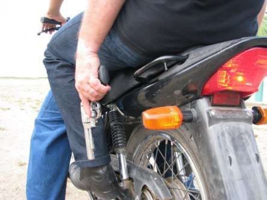 Secuestran un arma de fuego y cocaína tras una persecución