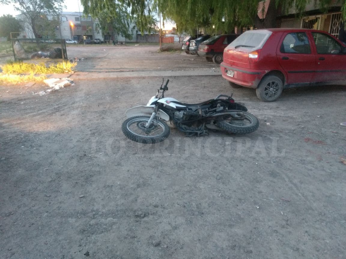 Robaron una moto a punta de arma de fuego en plena costanera y luego la abandonaron