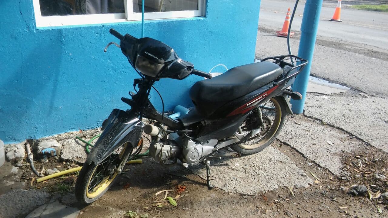 Fue aprehendido y descubierto con un revolver en su mochila tras intentar evitar un control policial