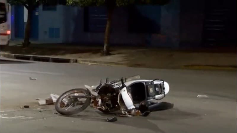 Colocó la baliza, e hizo una maniobra para un costado provocando un accidente a un motociclista al que le deberá pagar 12 millones de pesos