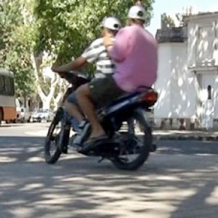 Circulaba en una motocicleta robada y fue detenido