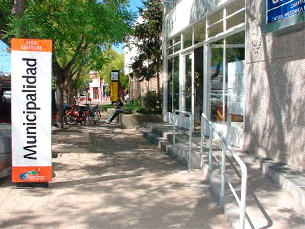 Con un incremento en el básico, cobran sus sueldos los municipales de Viedma