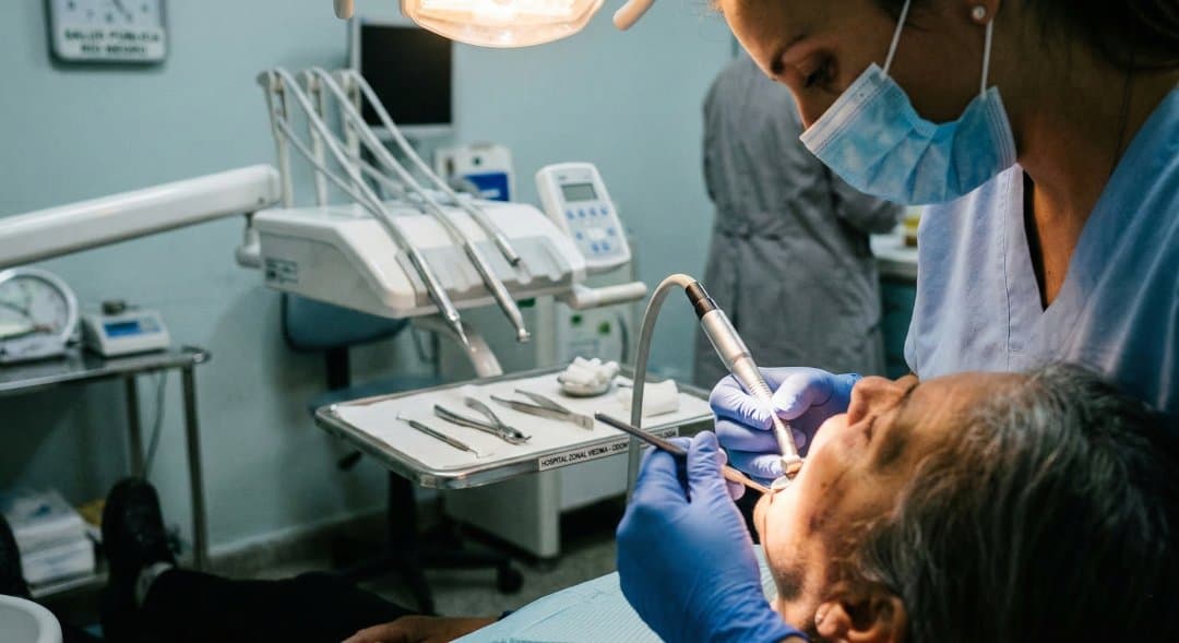 Mediante un proyecto de ley buscan jerarquizar a los odontólogos en el sistema de salud pública de Río Negro