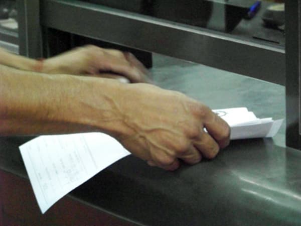 Les redujeron el salario sin acuerdo durante la pandemia y ahora deberán compensar a los trabajadores