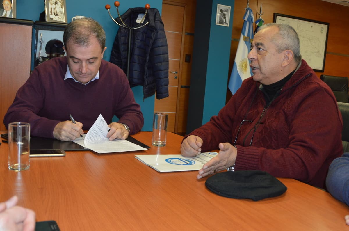 Pesatti y Gatica formalizaron el aumento y revisión de categorías para los trabajadores legislativos