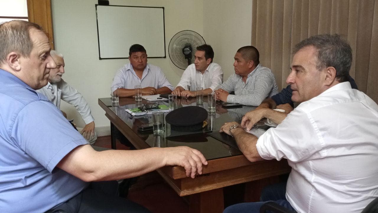 Acuerdan acciones por el tránsito en la ruta a El Cóndor