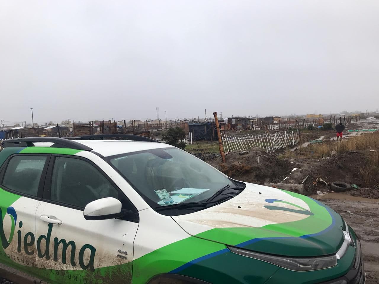 Asisten a familias de Viedma que se encuentran aisladas por Covid-19