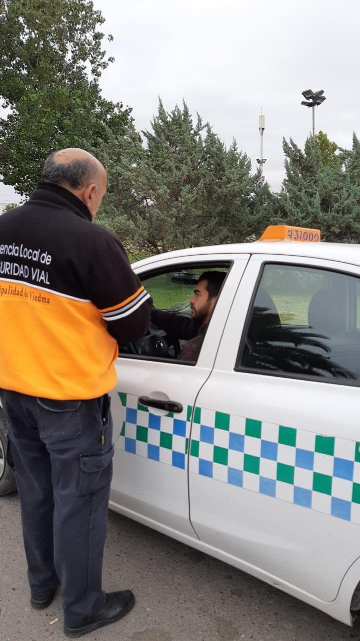 Inspectores de Viedma realizan controles de higiene en espacios y transporte público