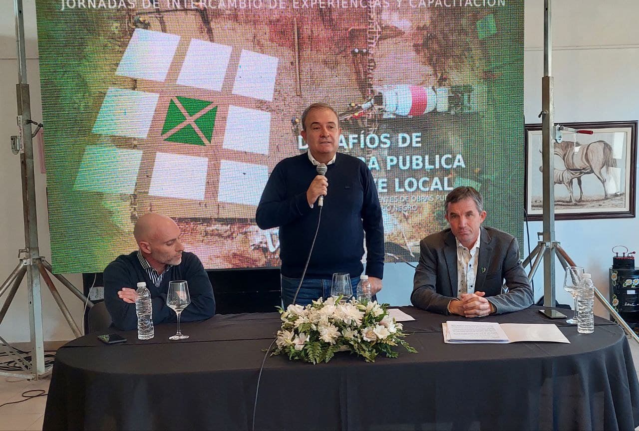 «La obra pública no puede quedarse únicamente en manos de la iniciativa privada»
