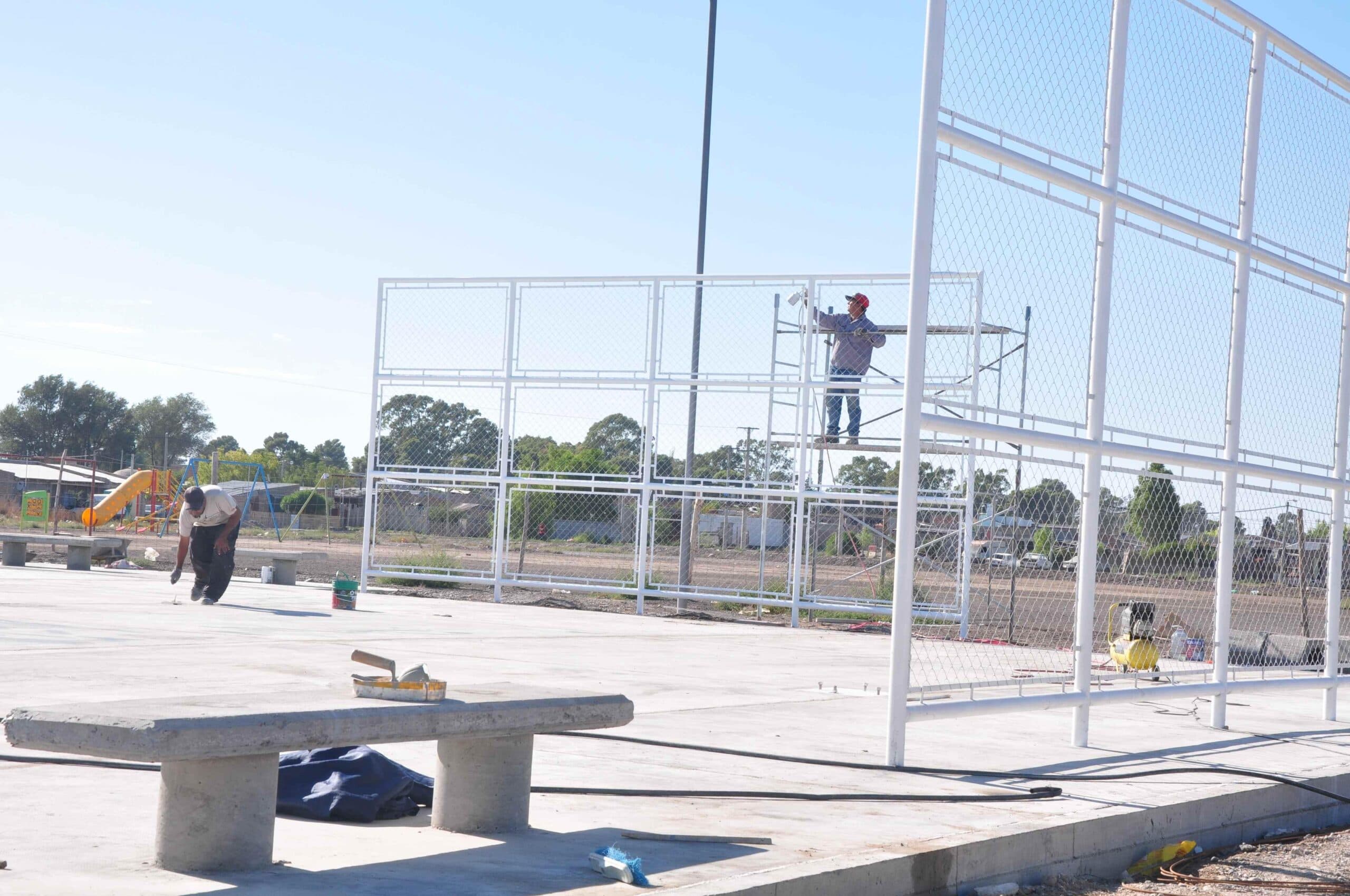 Foulkes y Wisky recorrieron los playones deportivos que se construyen en Viedma