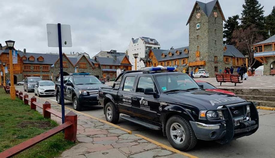 Fueron detenidos por realizar pintadas en una casa céntrica de Bariloche
