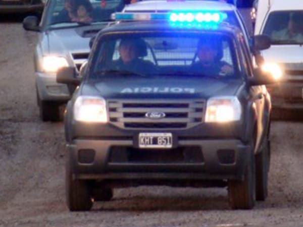Volcó una camioneta en el acceso a Bahía San Blas, tres mujeres resultaron con heridas leves
