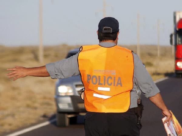 “De 10 camionetas que circulan en la zona, dos son truchas”