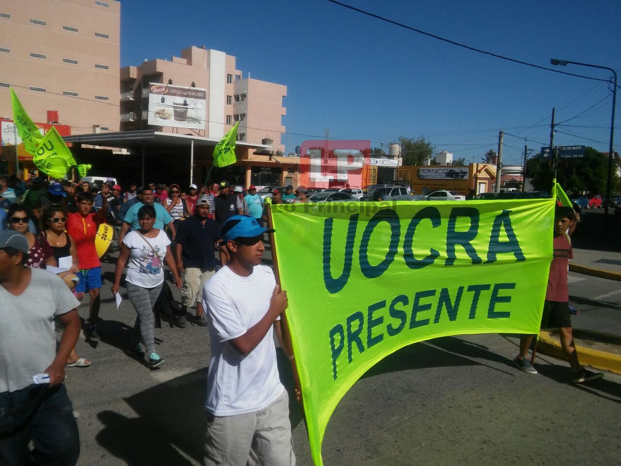 La UOCRA continúa manifestándose en las calles de Viedma