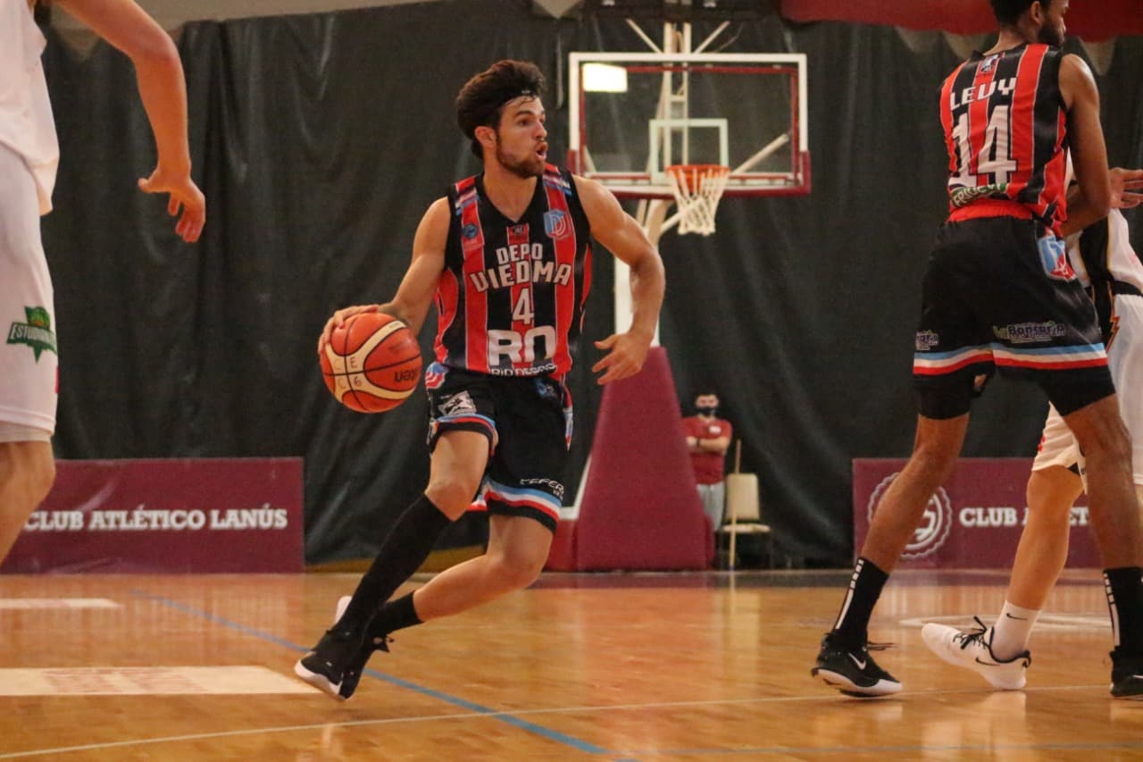 Con un triple de Fermín Thygesen sobre la chicharra, el Depo Viedma derrotó 79-76 a Estudiantes de Concordia