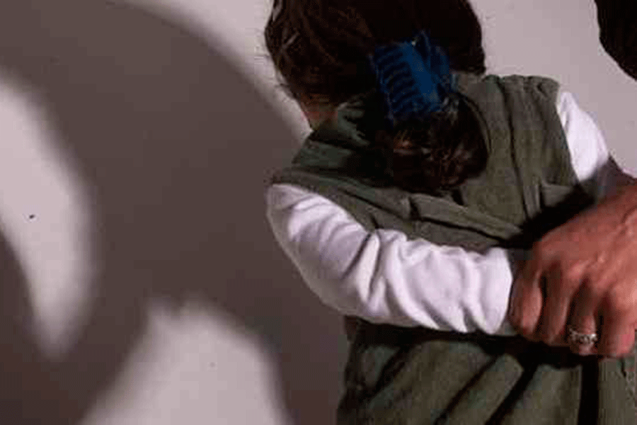 Violaba a su hijastra de tres años, lo descubrió un organismo internacional y se lo informó la justicia