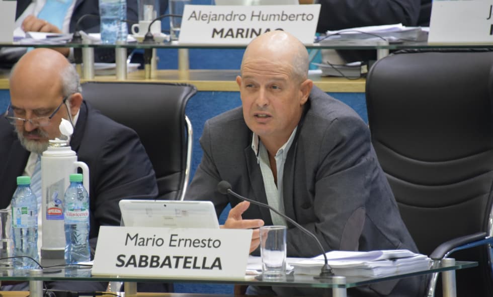 Sabbatella realizó el pedido formal de un bloque