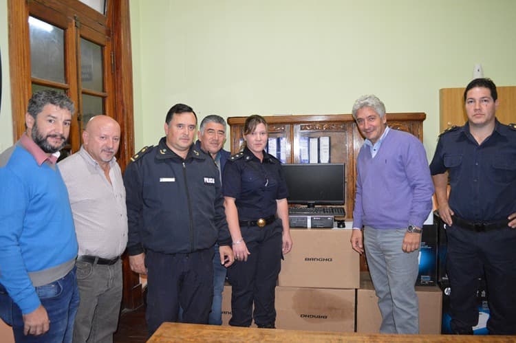 Entregaron insumos a la policía de Patagones para fortalecer la seguridad