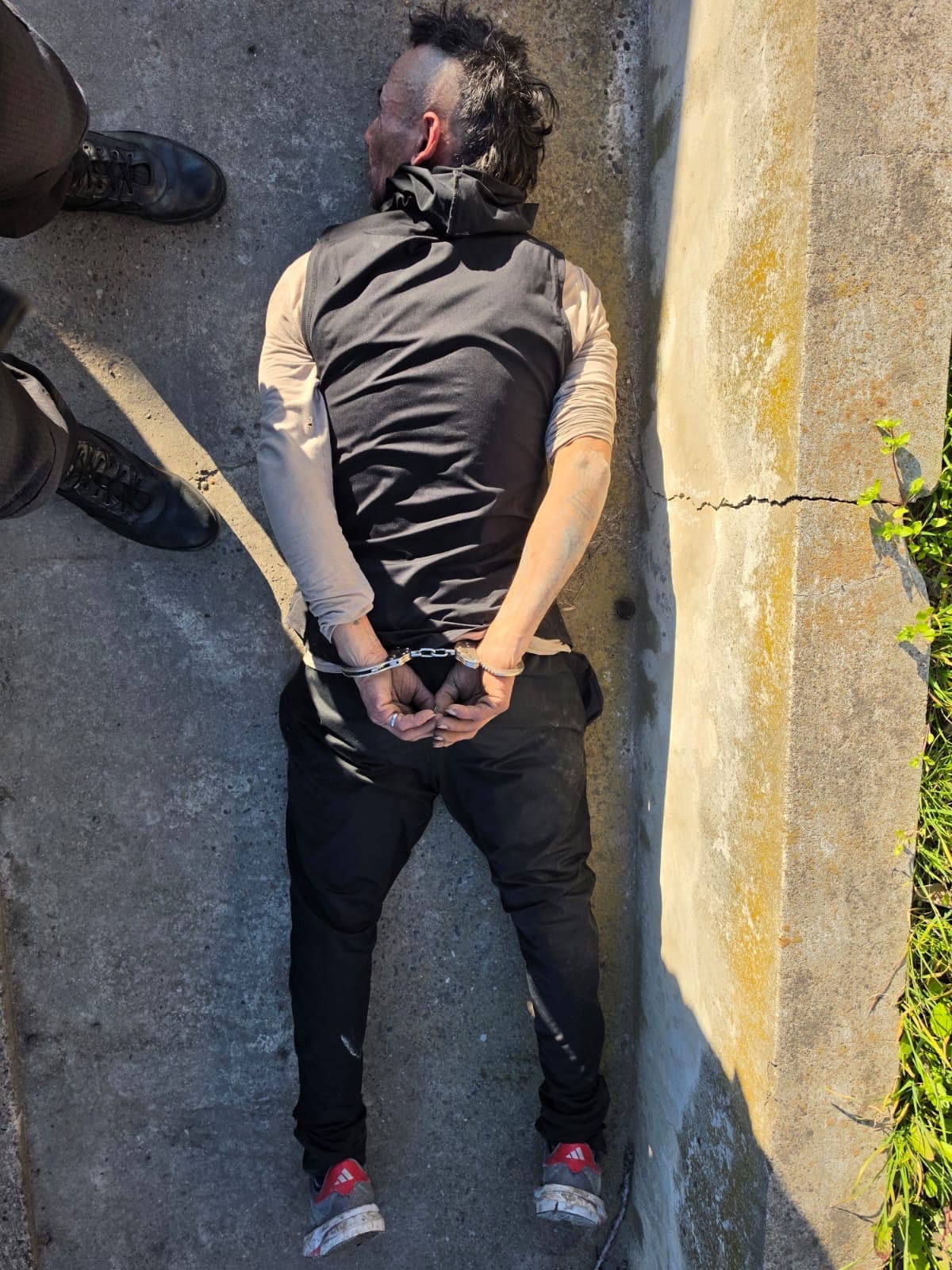 Aprehendieron a un hombre tras ser sorprendido en los techos de una vivienda
