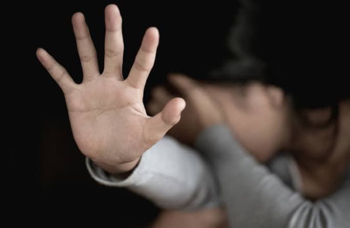 La policía investiga una red de pedofilia que captaba menores en Cipolletti y hay dos detenidos